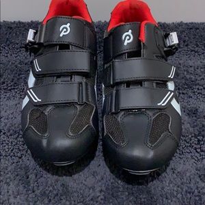 Excellent condition Peloton size 39 cycling shoe